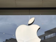 Czy Apple ogranicza konkurencję? Sprawdzi to UOKiK