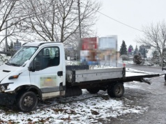 Kurów: Po imprezie ukradł busa z hurtowni, wyłamał bramę i ruszył w drogę. Następnego dnia wrócił pijany