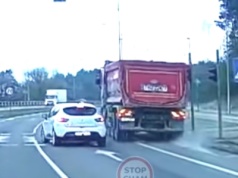 Czasami lepiej nagiąć przepisy. Patrz w lusterko i dodaj gazu