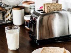 Nieświadomie marnujesz prąd i narażasz dom na pożar – te 3 sprzęty odłączaj zawsze