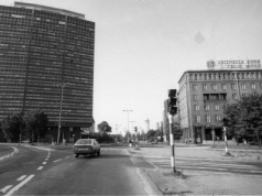 W latach 70. był "cudem techniki". Dziś to dla jednych symbol miasta, dla innych koszmarek