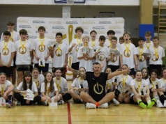 Siatkarscy mistrzowie poprowadzili trening dla uczniów z Nowego Sącza