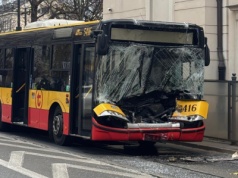 Zderzenie autobusu z tramwajami w Śródmieściu uznane za katastrofę w ruchu lądowym. "Dochodzenie nie skończy się w pół roku"