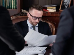 Mediacja vs. arbitraż. Co wybrać w sporze biznesowym?