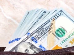 Dolar tanieje przed Świętem Dziękczynienia. Rynki czekają na decyzję Fed