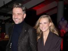 Zakochani Kaczorowska i Rogacewicz razem na premierze w teatrze. Miłość kwitnie!