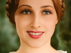 "Najpiękniejszy uśmiech Warszawy". (Niemal) dziewięćdziesięcioletnie losy Heleny Grossówny