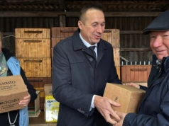 Dolny Śląsk dba o pszczoły – Samorząd przekazuje pokarm