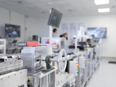 Wrocławskie LG ES, największa w UE fabryka baterii, walczy o rynek