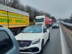 Karambol na Obwodnicy Trójmiasta. Zderzenie dziewięciu aut i tir w poprzek drogi