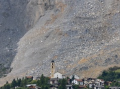 Skały zsunęły się ze zbocza góry. Wioska w niebezpieczeństwie