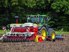 Proste, ale robią robotę. Jak wypadły w teście brona Pöttinger Lion i siewnik Vitasem?