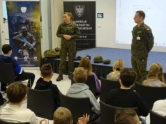 Spotkanie uczniów SP 24 z żołnierzami WCR w Kaliszu w Książnicy Pedagogicznej