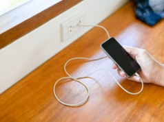 Google zacznie oznaczać aplikacje, które nadmiernie zużywają baterię