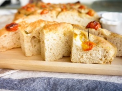 Niezawodny przepis na Andrzejki. Wieczorem zrób ciasto, a rano włóż je do piekarnika