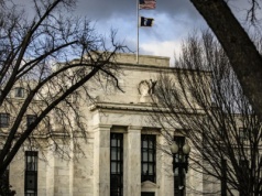 „Beżowa księga” Fed: niewielka zmiana aktywności gospodarki USA