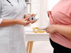 Prof. Lucyna Ostrowska: Konieczne jest leczenie, a nie odchudzanie