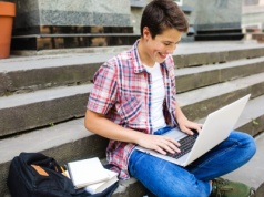 Te kierunki naprawdę opłaca się studiować, by zarabiać dużo już na starcie