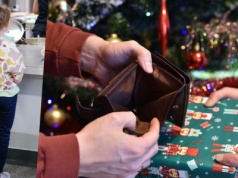 800 plus pomaga zwalczać ubóstwo w Polsce? Szlachetna Paczka ocenia jednoznacznie