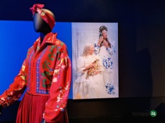 Strój ludowy inspiracją dla współczesnej mody, czyli „Etnoalternatywa” w Muzeum Śląskim | WIDEO