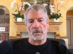 „To dar od Satoshiego!” Akcje MicroStrategy lecą w dół, a Michael Saylor twierdzi, że zmienność Bitcoina to błogosławieństwo!