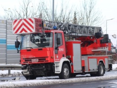 Znowu na czerwonym. Zderzenie drabiny z osobówką na DK-91