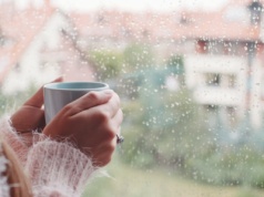 Napój, który działa jak eliksir młodości. Wystarczy dodać do niego 2 łyżeczki tego składnika