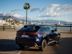 Nowa Toyota bZ4X jak kometa 3I/ATLAS. Japończycy skradli uwagę nie tylko nazwą