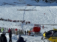 Narciarze wywołali olbrzymią lawinę w Tyrolu. Polscy ratownicy w akcji