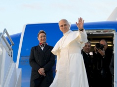 Papież Leon XIV poleciał do Turcji i Libanu. Czy ma swój "Air Force One"?
