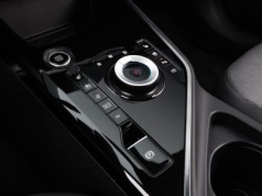 Kompaktowy crossover Kii wyraźnie tańszy. Za 129 400 zł można mieć pełną hybrydę