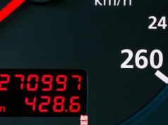 Jaki przebieg powinien mieć używany samochód? Handlarz z Ukrainy podpowiada, na co zwracać uwagę