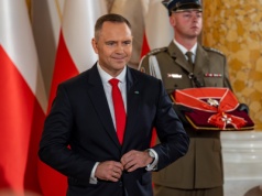 AI zagrozi demokracji? Badacze mają dowód: boty skuteczniejsze od telewizyjnych spotów