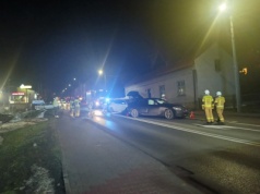 Wypadek na krajówce. Dwie osoby w szpitalu