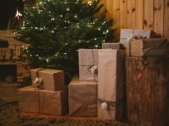 Nie wybieraj prezentu w ciemno. Zodiak ujawnia, czego naprawdę pragną