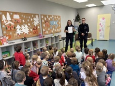 Częstochowscy dzielnicowi z “Szóstki” z wizytą u przedszkolaków