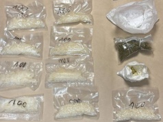 Policjanci zabezpieczyli narkotyki warte ponad pół miliona złotych. W sprawie zatrzymano 2 osoby.