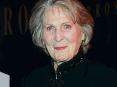 Jej przeboje od dziesięcioleci śpiewa cała Polska. Pierwsza dama polskiej piosenki kończy 91 lat