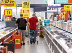 Brytyjscy konsumenci ograniczają wydatki. Słabe wyniki sprzedaży w Czarny Piątek i rosnąca niepewność gospodarcza