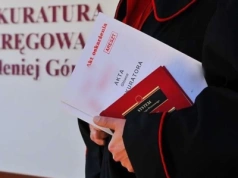 Miał molestować nieletnie dziewczynki, a w obawie przed konsekwencjami - grozić im śmiercią