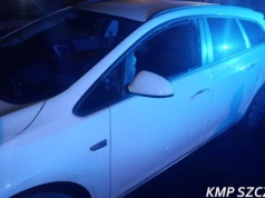 Jeździł pijany po Szczecinie. Nie chciał wysiąść, więc policja wybiła szybę