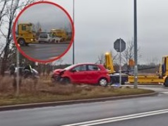 Kolizja trzech aut na skrzyżowaniu w Pile. Sprawca surowo ukarany