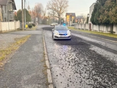 Z samochodu dostawczego na drogę wysypywał się węgiel. Kierowca stanie przed sądem