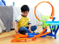 Odjazdowe emocje pod choinką: najlepsze zestawy Hot Wheels dla chłopców