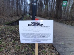 Trutki w parku na Bielanach. Mieszkańcy boją się o psy