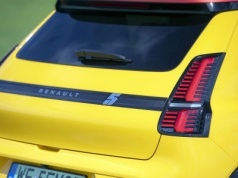 Nowe Fordy będą… autami Renault. Marka zmienia strategię