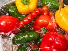 Polacy jedzą te rzeczy na potęgę. Są pełne substancji szkodliwych dla jelit