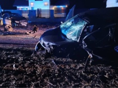 Czołowe zderzenie dwóch aut. Sprawca miał 1,5 promila alkoholu. Dwie osoby ranne