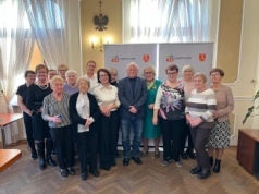 Z emerytowanymi pracownikami Urzędu Miejskiego w świątecznej atmosferze