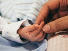 Rodzice uratowali miesięczne dziecko dzięki wskazówkom z SUC